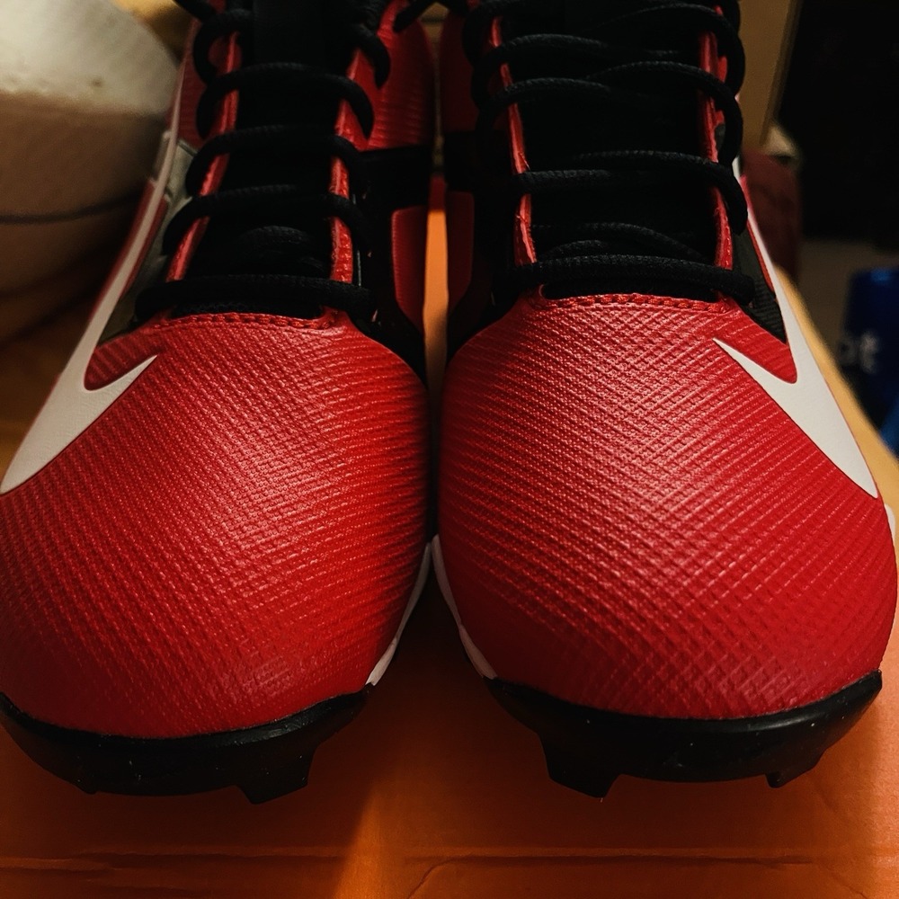 NIB Nike Alpha Menace 4 Shark NRG Red Football Cleats FQ4536-600 Men's Size 9 - Picture 4 of 10